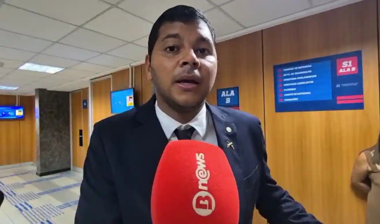 Diego Castro defende Flávio Bolsonaro e fala em perseguição a conservadores