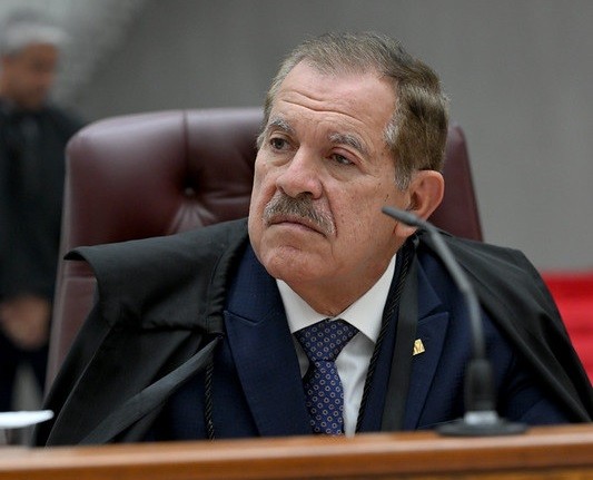 Senador é investigado por suposta influência em processo do STJ