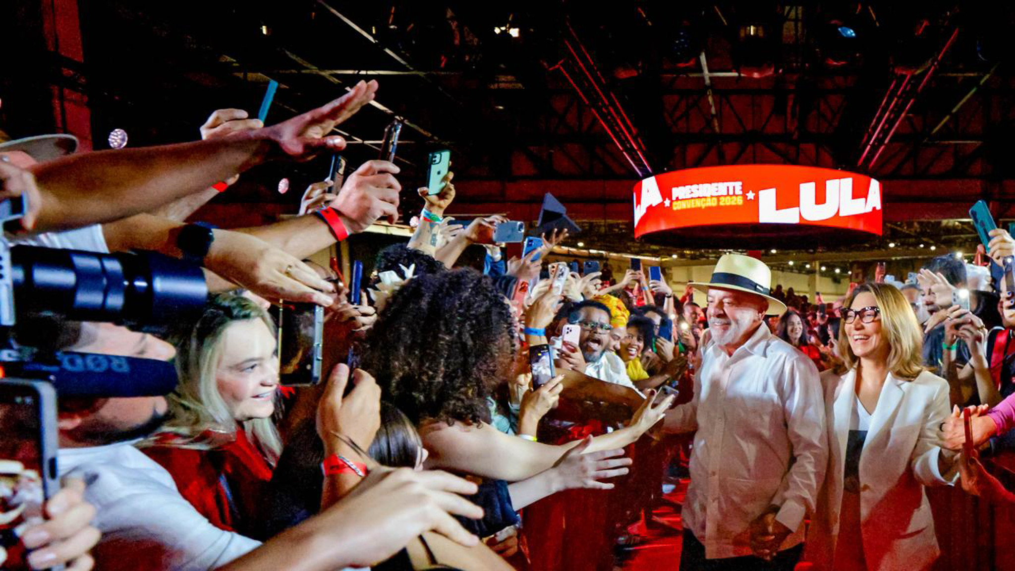 Lula critica fundo partidário e planeja mudanças orçamentárias