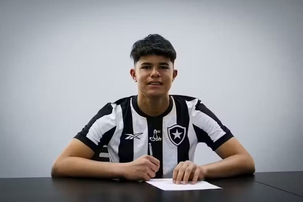 Bruno Samudio é afastado do Botafogo por questões disciplinares