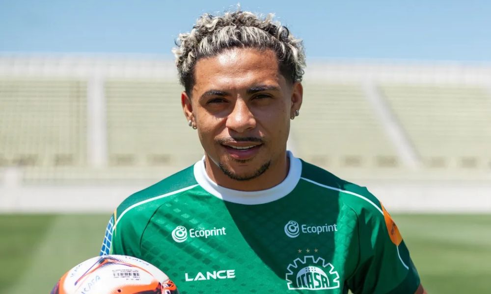 Icasa anuncia Vitor Jacaré, ídolo do Bahia, como novo reforço