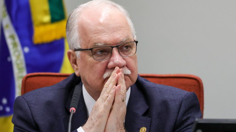 Fachin assume relatoria de casos envolvendo Moraes e paralisa investigações