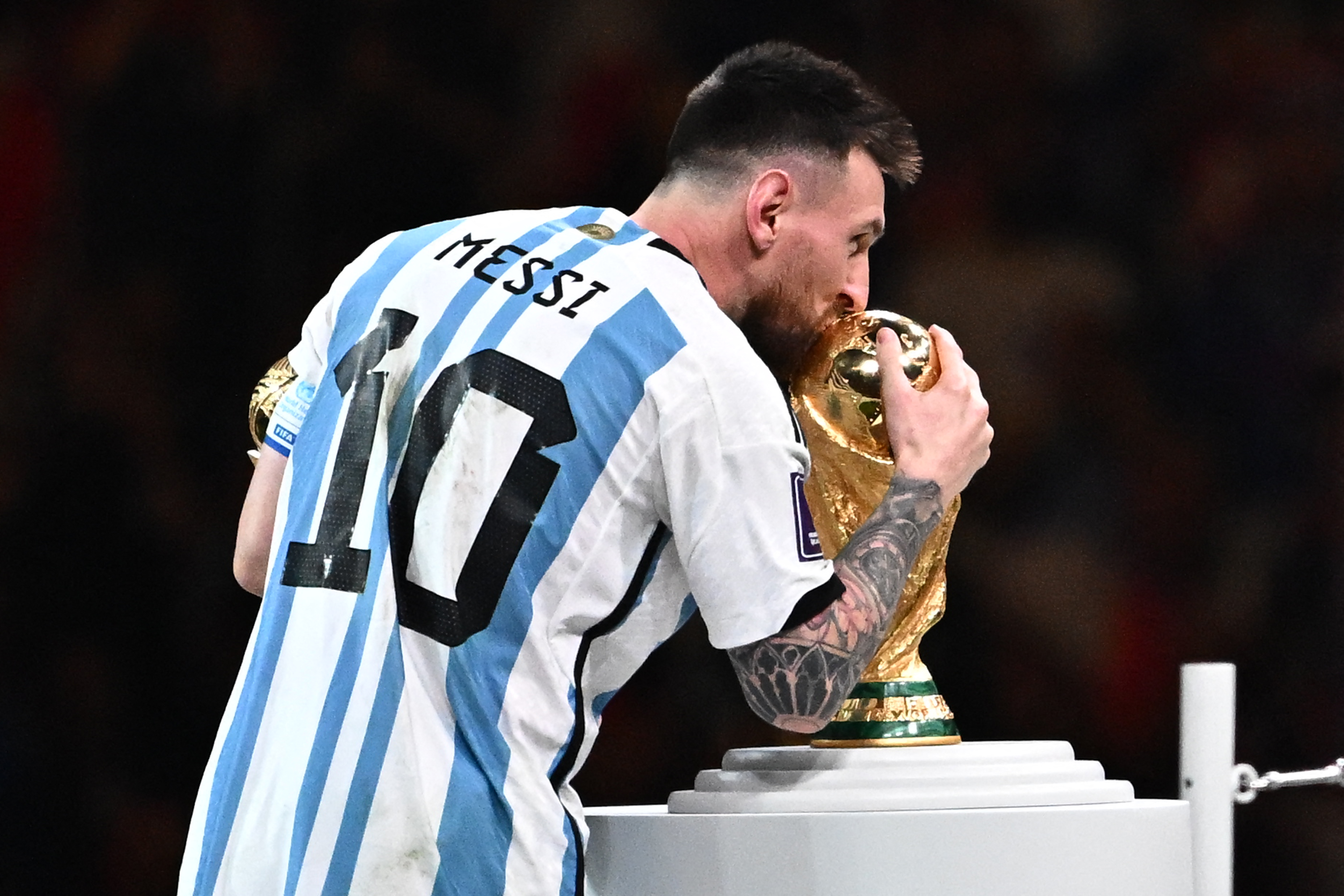 Lionel Messi se despede da seleção argentina com recordes impressionantes
