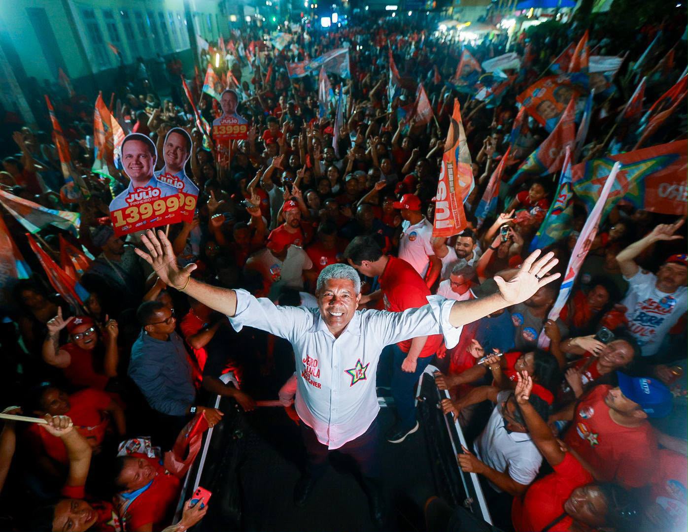 Jerônimo Rodrigues realiza ato de campanha em Jaguaquara