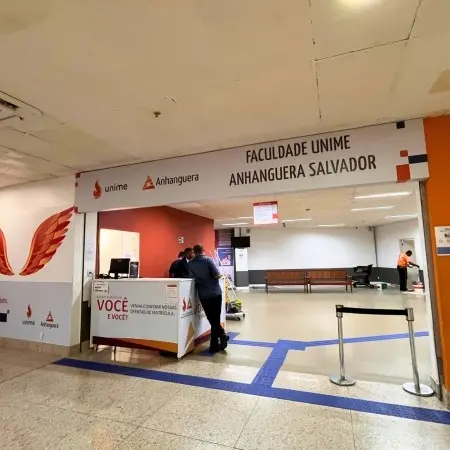 Unime Salvador é responsabilizada por cobranças indevidas a alunos