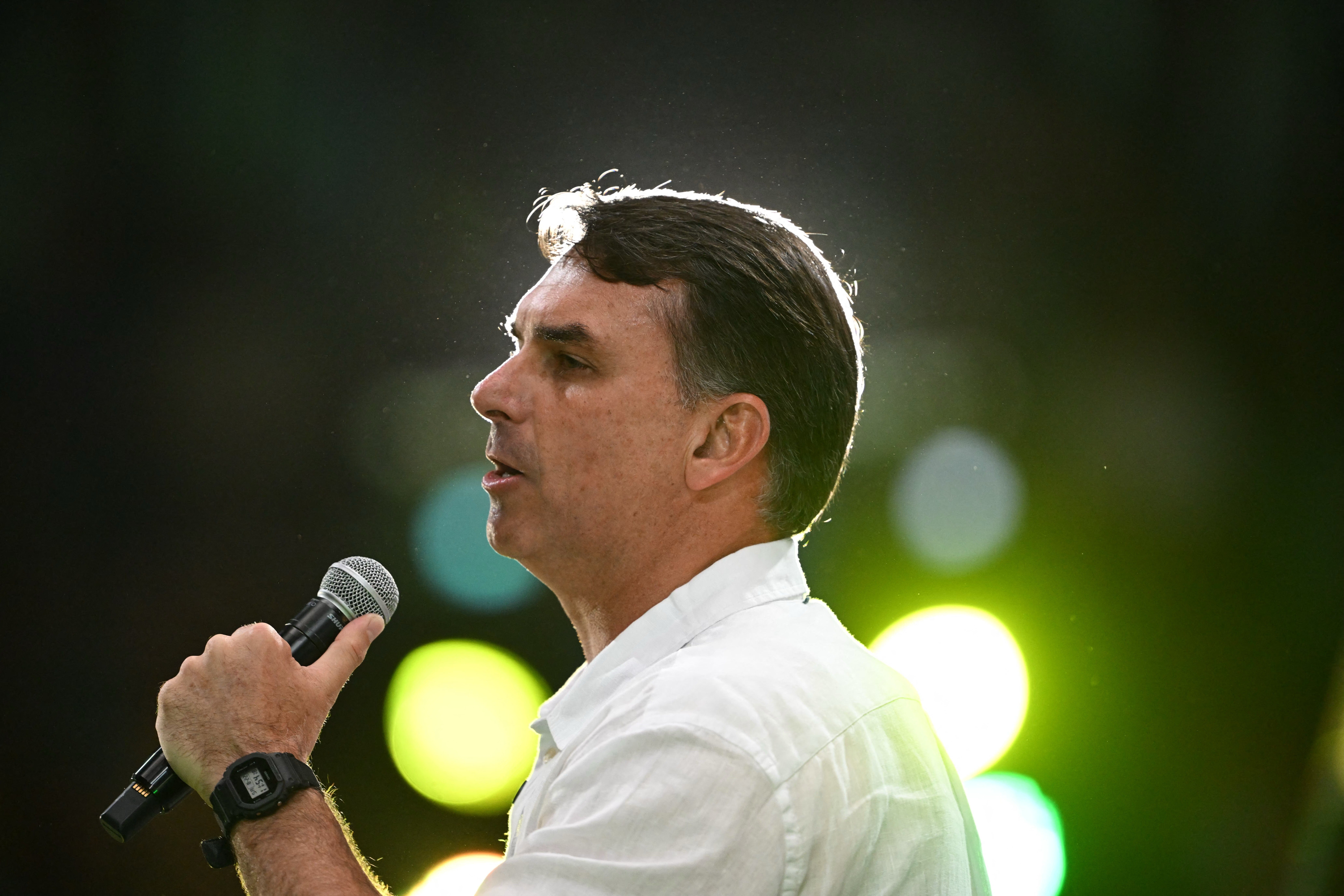 União Brasil pode apoiar Flávio Bolsonaro em meio à neutralidade na eleição