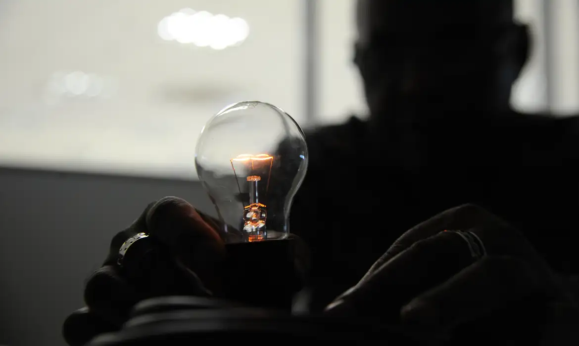 Interrupção de energia em bairros de Salvador nesta quinta-feira