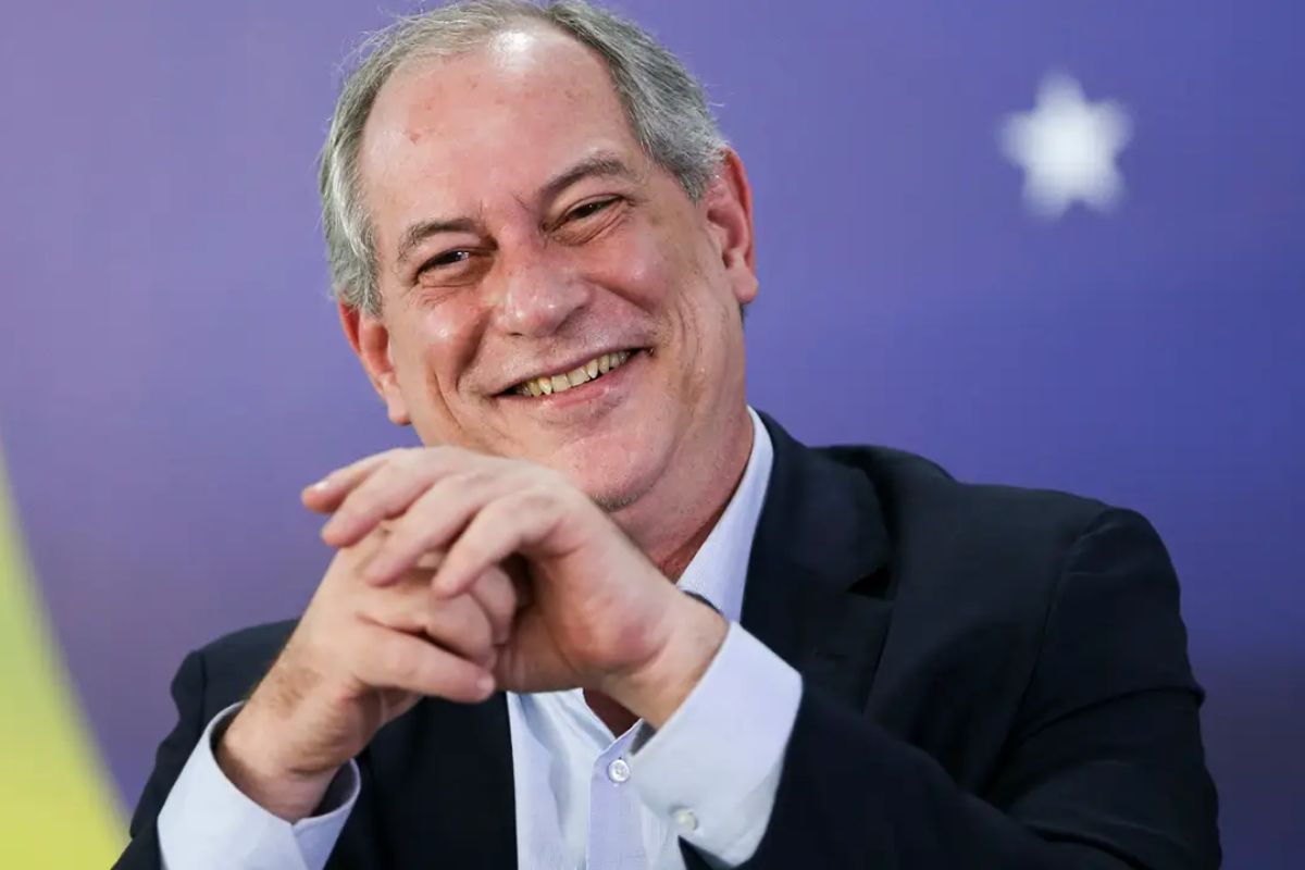 Ciro Gomes formaliza candidatura ao governo do Ceará com redução patrimonial