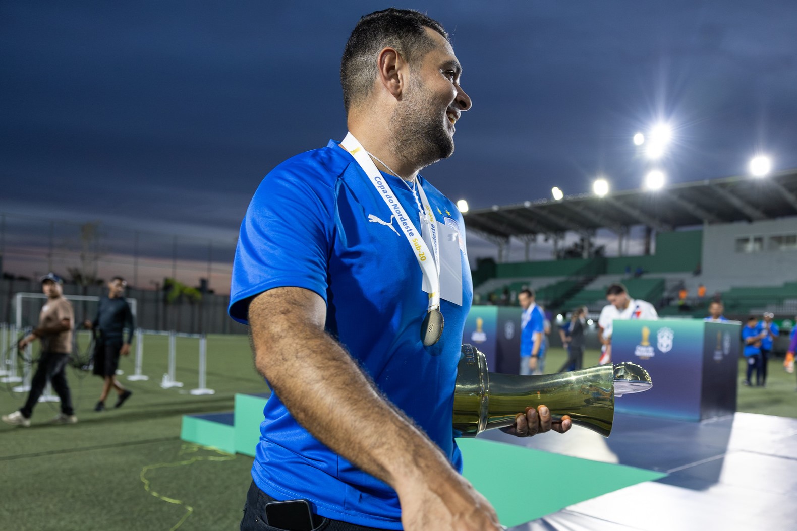 Leonardo Galbes, técnico do Bahia, viaja para curso da UEFA e imersão no Manchester City