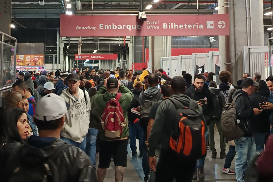 Greve afeta trens em São Paulo e gera 700 km de congestionamento