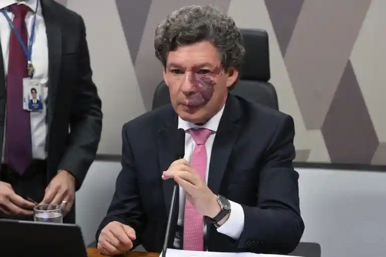Comissão vota hoje medidas sobre taxa das blusinhas