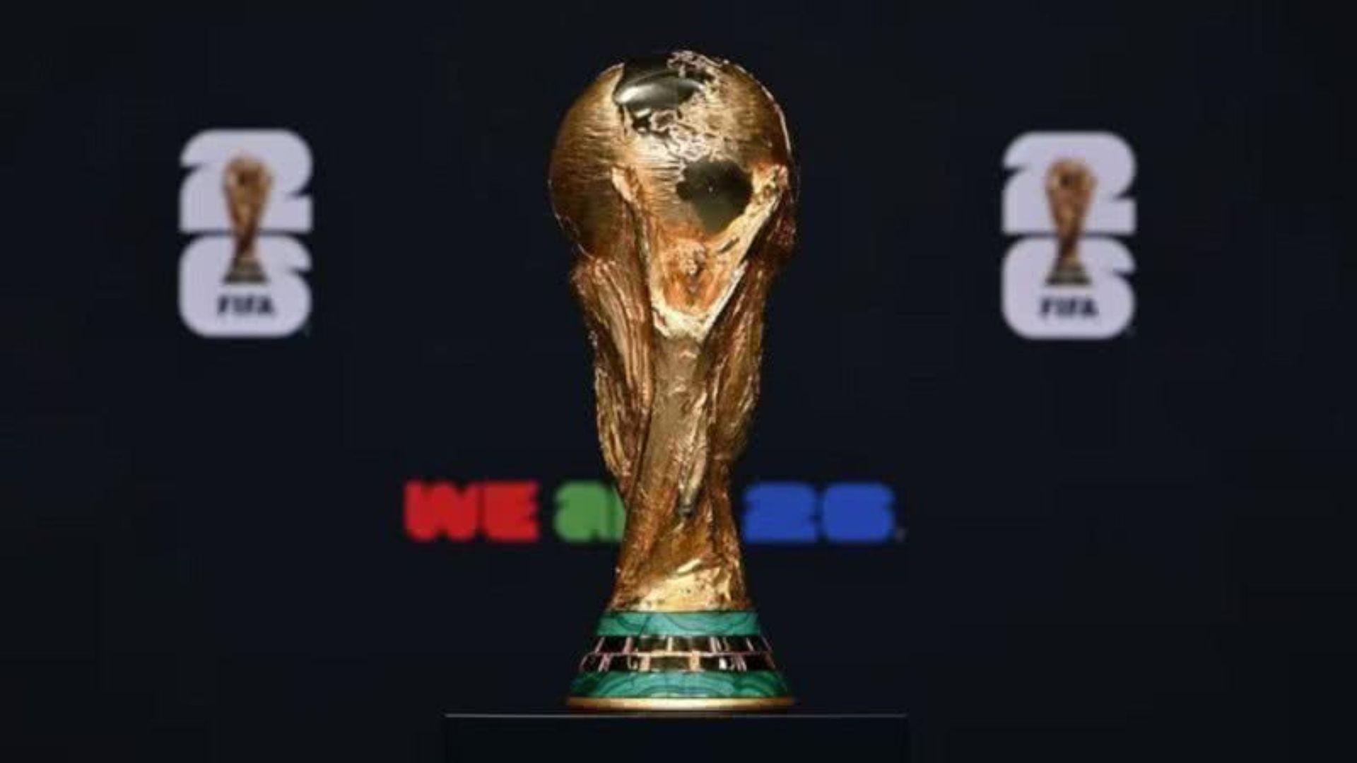 Ex-namorada de jogador da Copa do Mundo denuncia abandono de filha
