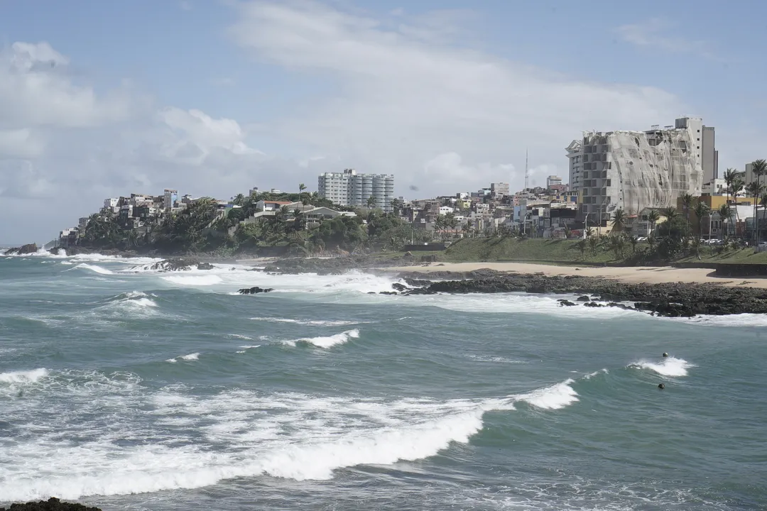Quatorze praias de Salvador impróprias para banho neste fim de semana