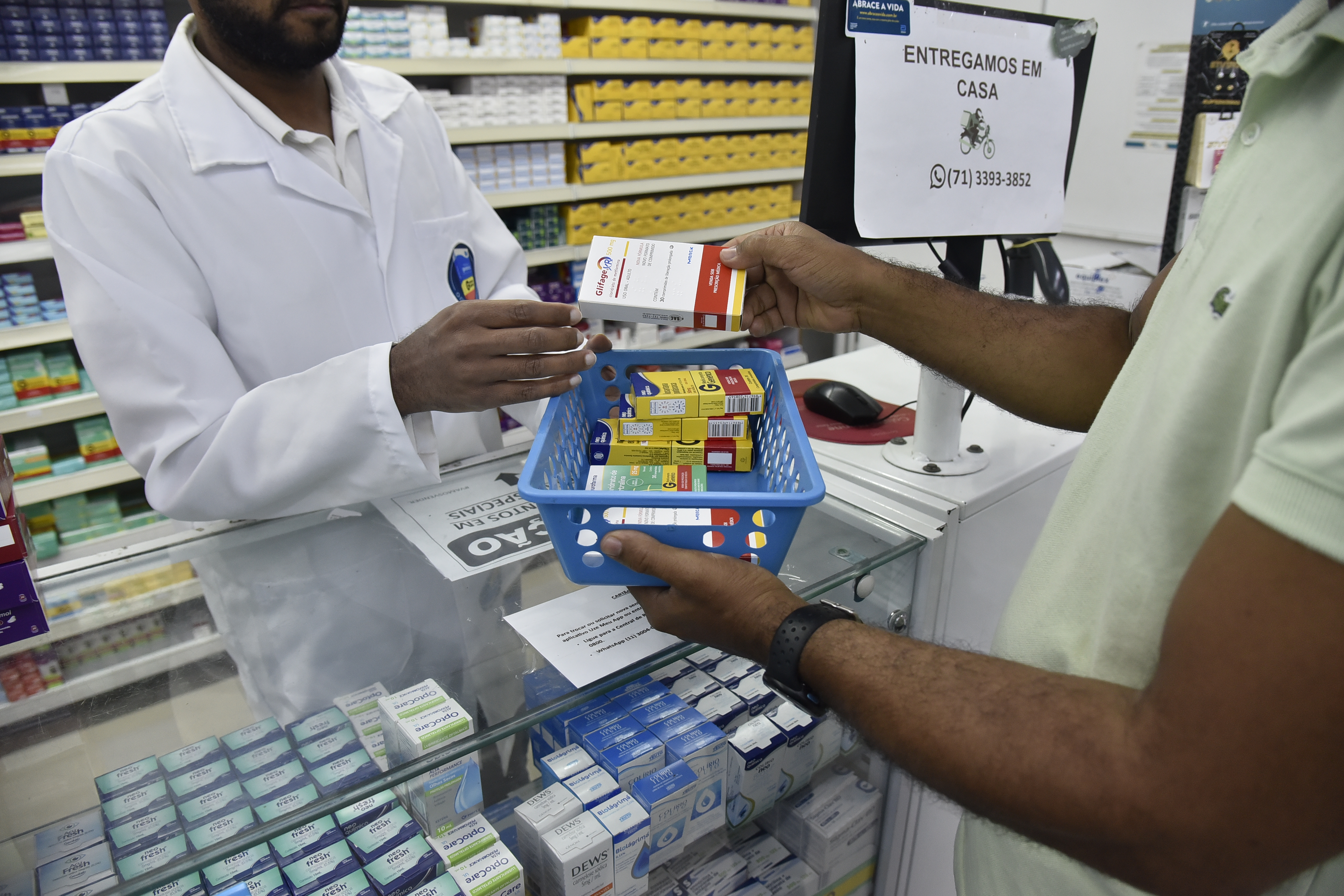 Farmácia em Vitória da Conquista é alvo de investigação por venda irregular de medicamentos