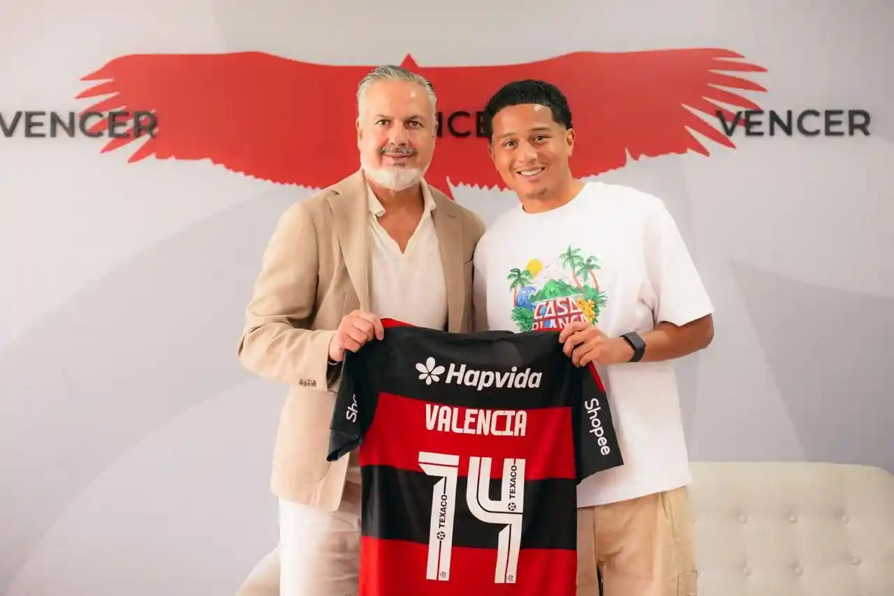 Flamengo anuncia novos atacantes: Anthony Valencia e Joaquín Freitas