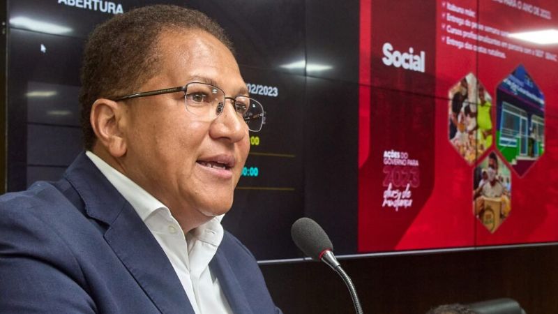 Augusto Castro comemora entrega de títulos de regularização fundiária em Itabuna