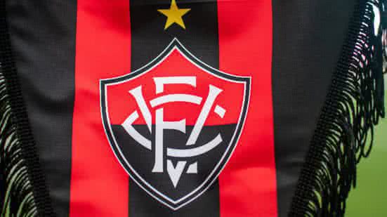 Vitória confirma aquisição do meia argentino Alejandro Almaraz