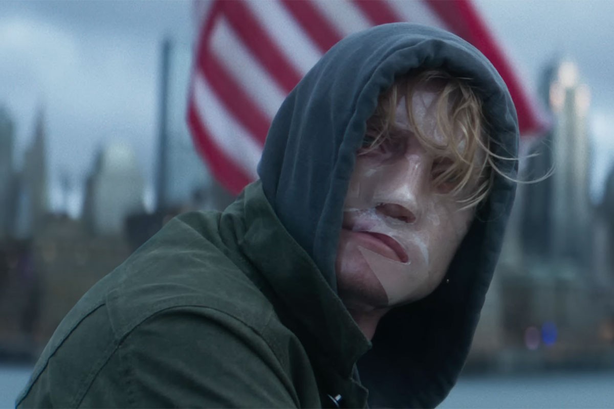 Cara de Barro, primeiro filme de terror da DC, ganha novo trailer